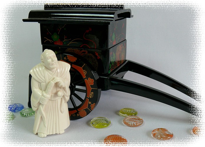 Японский антиквариат и искусство. Нецки.