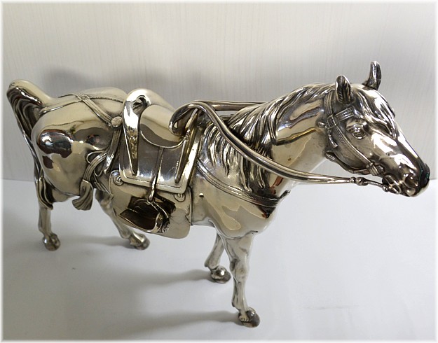 Священная Лошадь, скульптура из серебра, Япония, 1900-20-е гг.