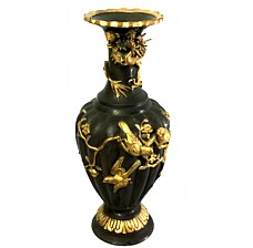 японская бронзовая старинная ваза с золоченными рельефами