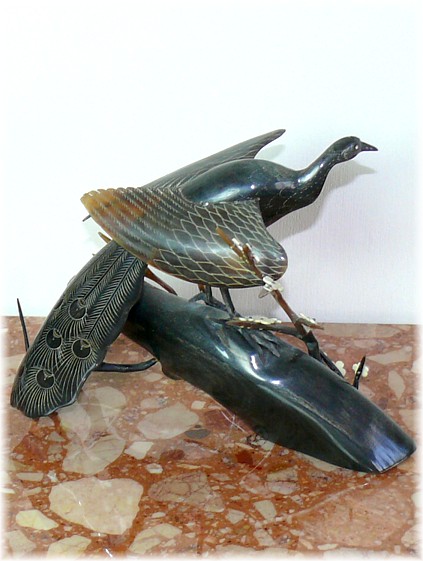 Птица Счастья на ветке сакуры, японскоая интерьерная композиция, 1900-е гг.