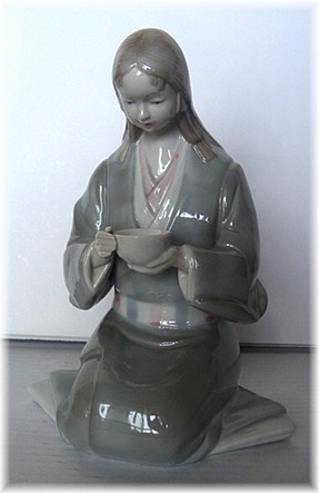 Чайная церемония, японская фарфоровая статуэтка, 1950-е гг.