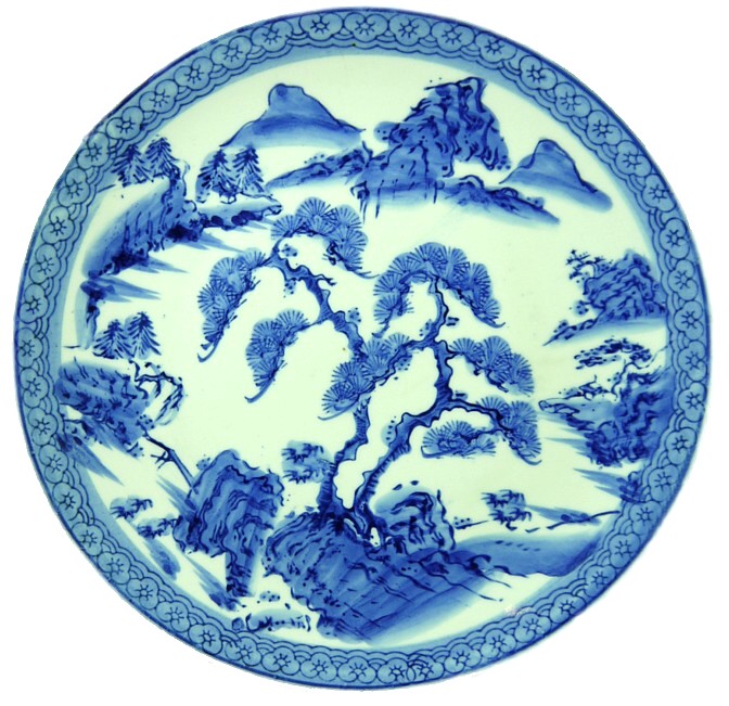 японская интерьерная тарелка с росписью Пейза с соснами в синих тонах, 1900-е гг.