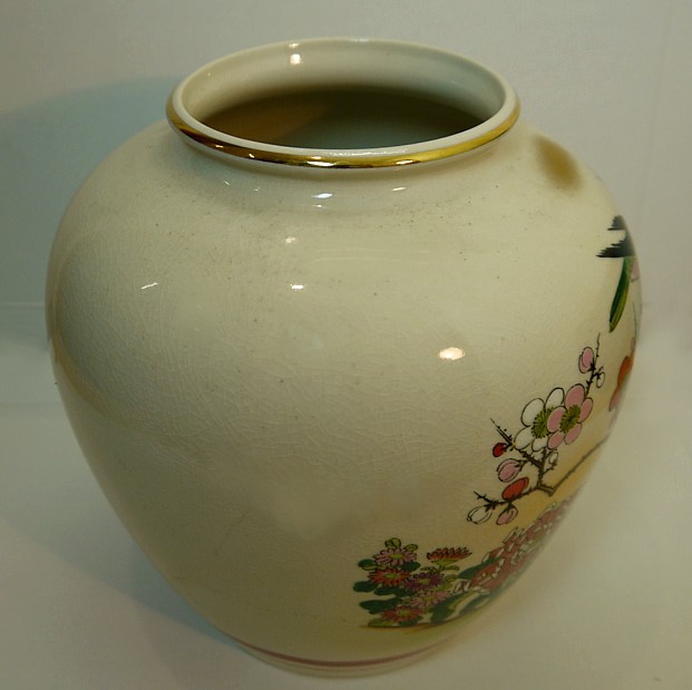 японская ваза с авторским росунком