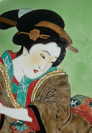 деталь рисунка на настенномстаринном японском  блюде