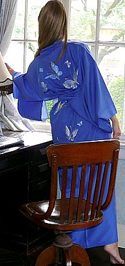 кимоно с вышивкой и подкладкой