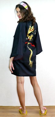халатик-кимоно с вышивкой и подкладкой