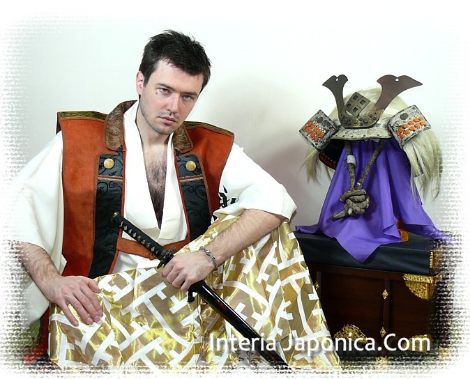 самураи арт: дзинбаори, военная накидка самура, самурайский меч, самурайский боевой шлем