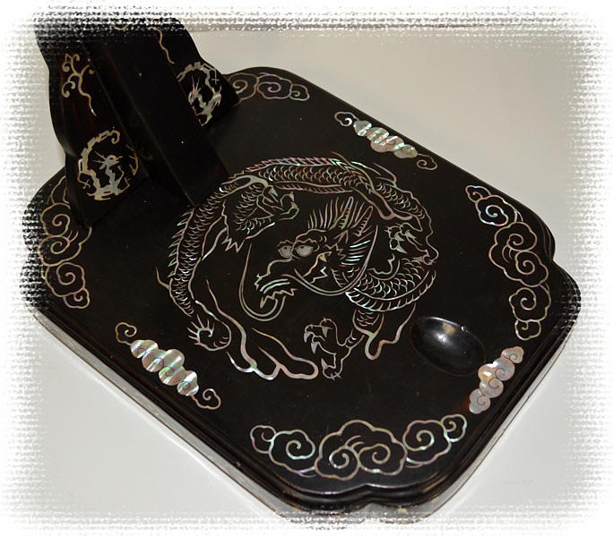 японская антикварная подставка для самурайского меча с инкрустацией, деталь