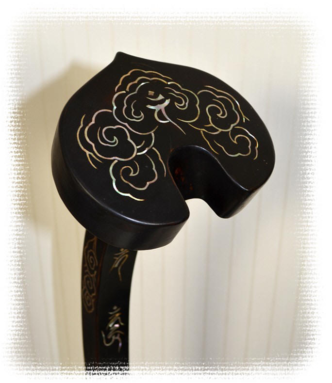 японская антикварная подставка для самурайского меча с инкрустацией, деталь