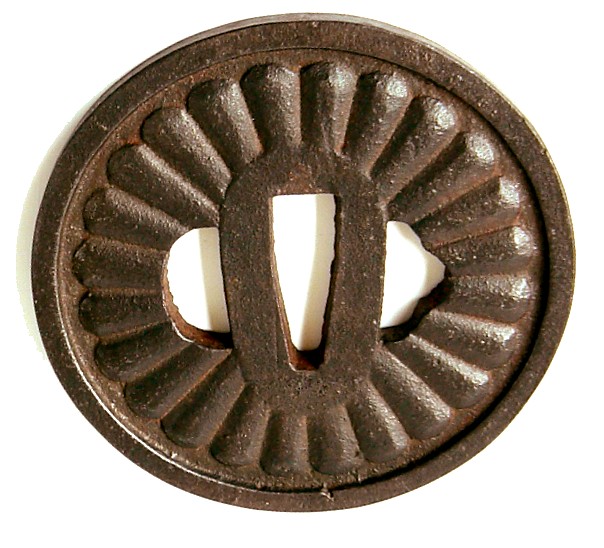 цуба самурайского меча, железо, ковка, резьба, 1560-е гг.