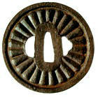 цуба кованная в виде цветка  Хризантемы, период Камакура