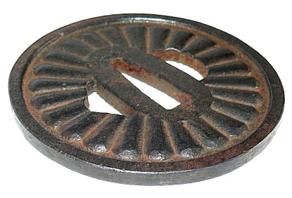 цуба самурайского меча, железо, ковка, резьба, 1560-е гг.