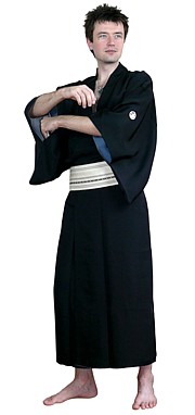 японское шелковое кимоно