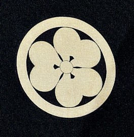 самурайский фамильный герб на мужском старинном хаори