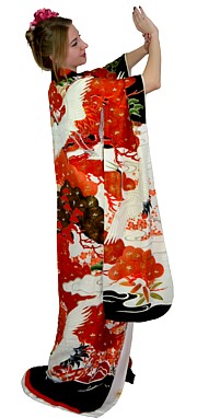 антикварное шелковое кимоно с авторской росписью и вышивкой