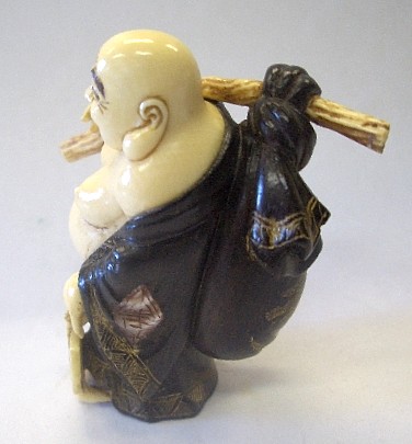 японская нэцкэ из кости и дерева Хотэй, один из Семи Богов Счастья