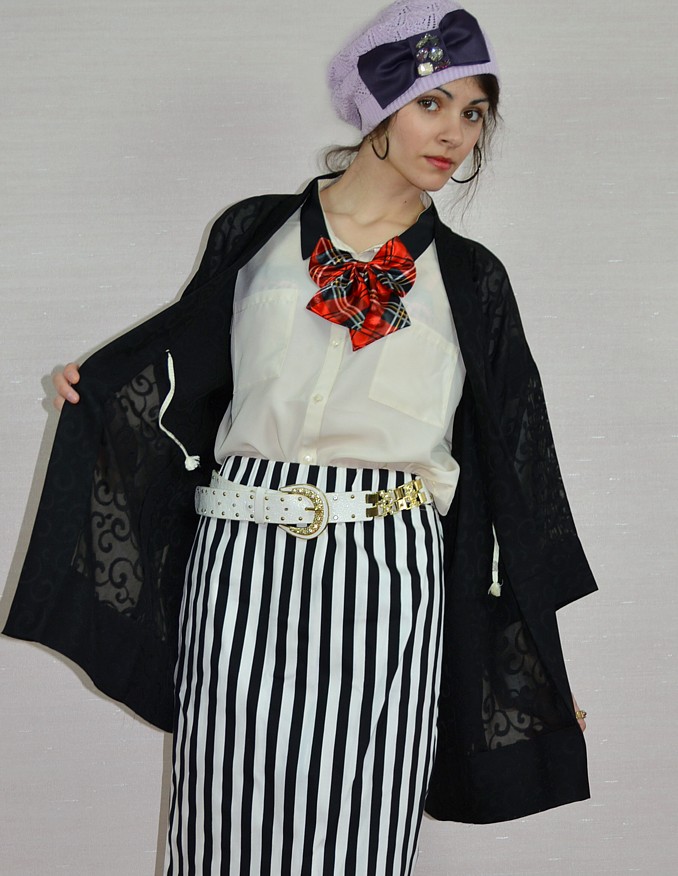 хаори,  японская традиционная одежда в виде распашного жакета или накидки